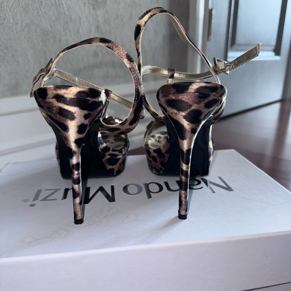 Shoes - Picture 4 of 7